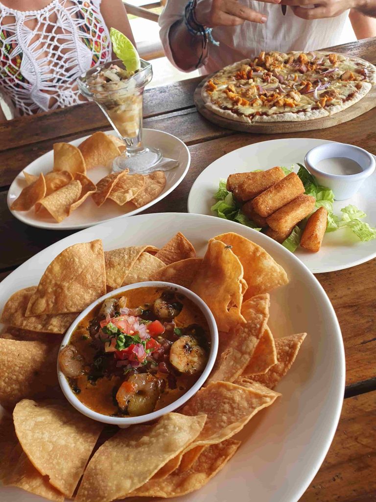 Comer en Playa Venao, Panamá