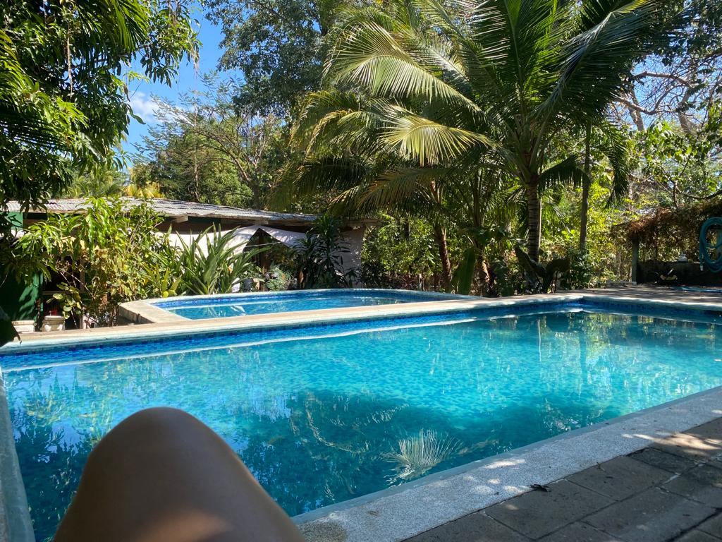 Piscina del Hostel Hammock Plantation